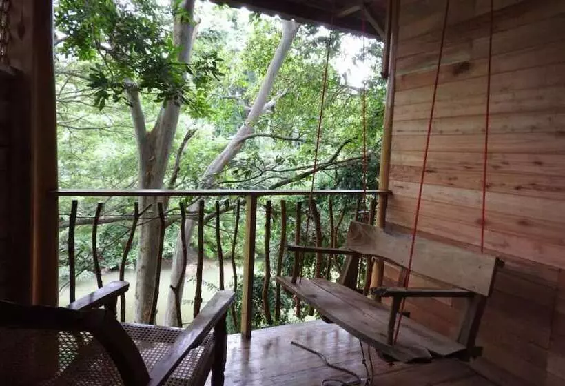 Hotelli River Side Cabana