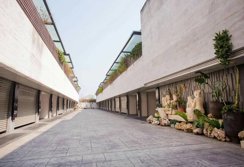 Orient Luxury Villa Motel