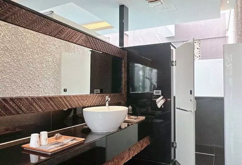 Orient Luxury Villa Motel