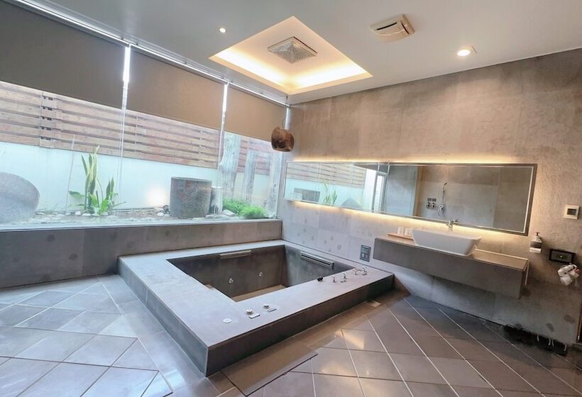 Orient Luxury Villa Motel