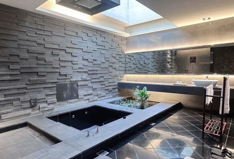 Orient Luxury Villa Motel