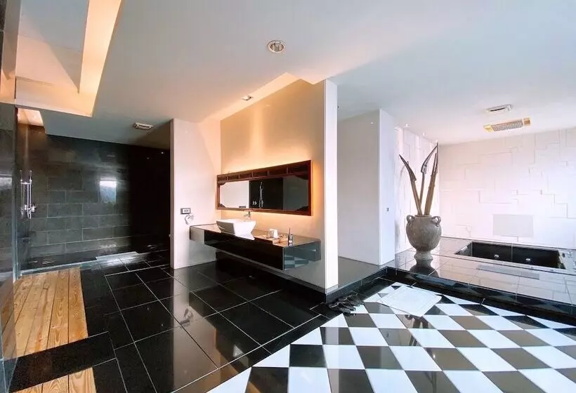 Orient Luxury Villa Motel