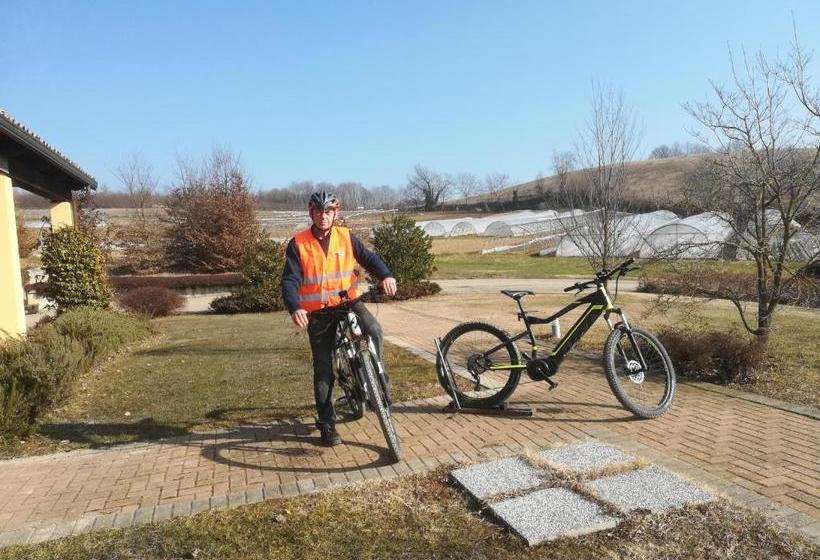 Отель B&b La Frola