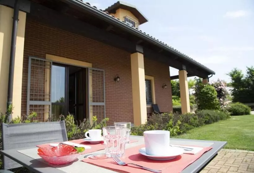 Hotelli B&b La Frola