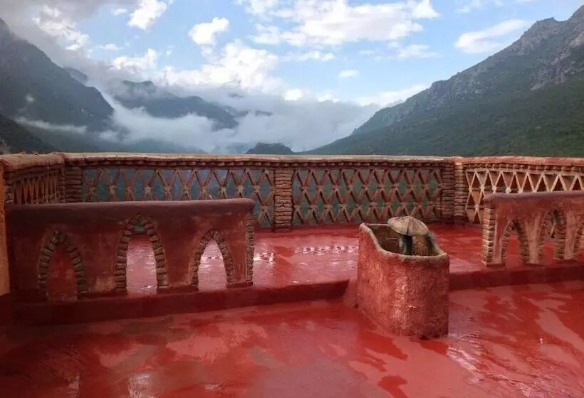 Hotelli Caiat Refuge