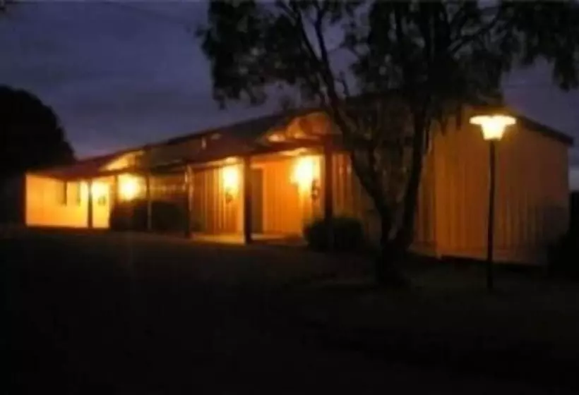 Hotelli Caves Motor Inn