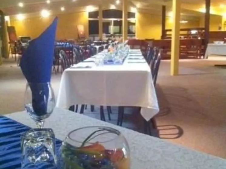 Hotelli Caves Motor Inn