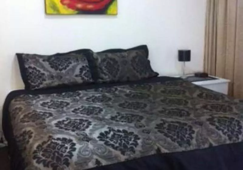 Hotelli Caves Motor Inn