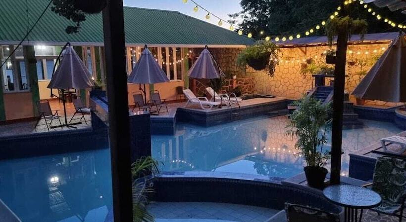 هتل La Ribiera Del Lago Peten Itza