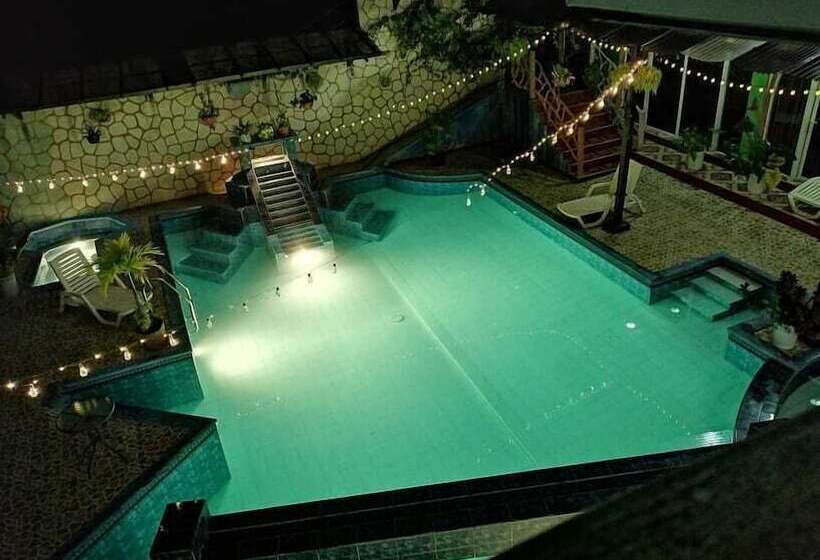 هتل La Ribiera Del Lago Peten Itza