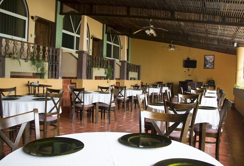 هتل La Ribiera Del Lago Peten Itza