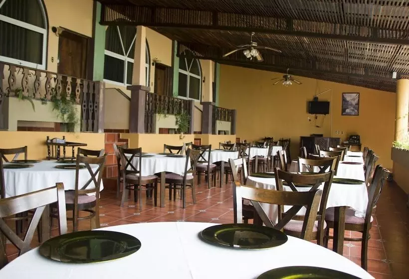 هتل La Ribiera Del Lago Peten Itza