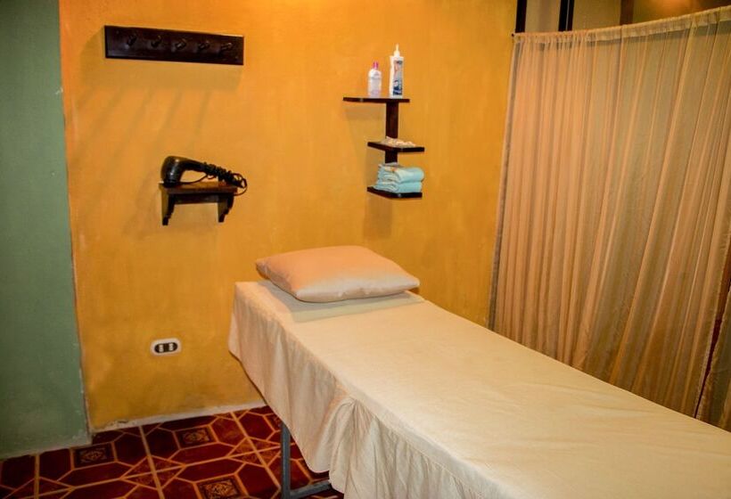 هتل La Ribiera Del Lago Peten Itza