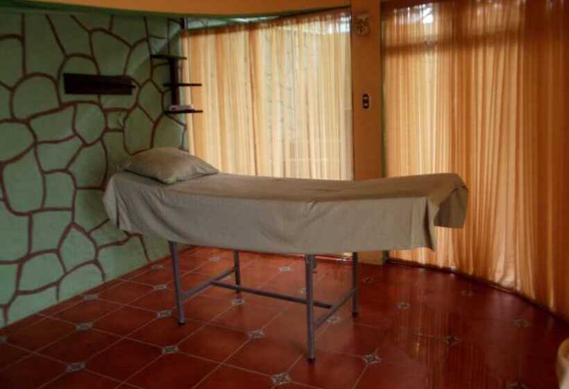 هتل La Ribiera Del Lago Peten Itza