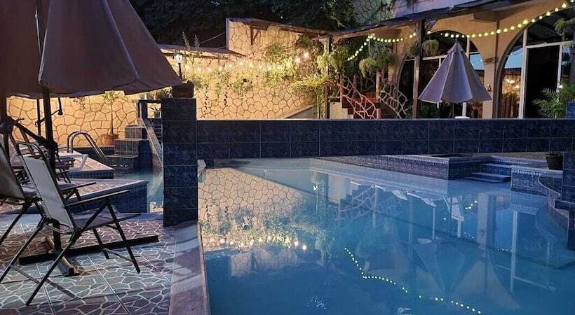 هتل La Ribiera Del Lago Peten Itza