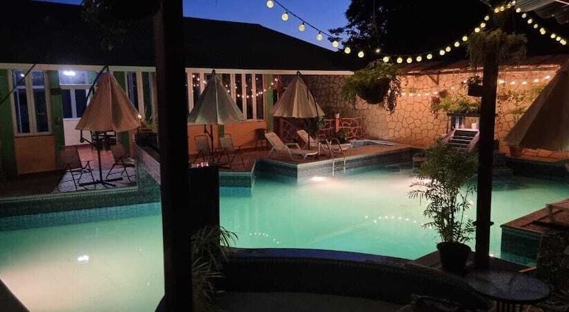 هتل La Ribiera Del Lago Peten Itza