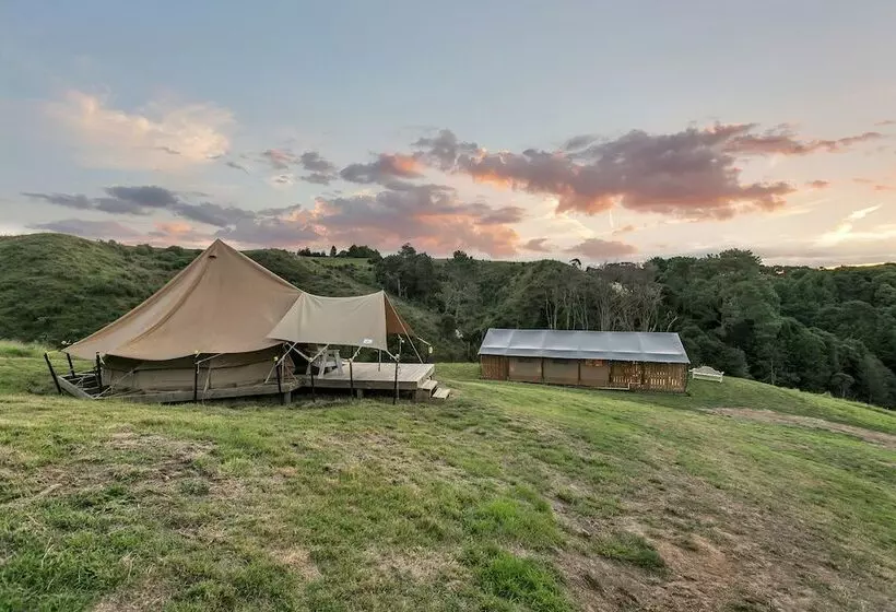 Hotelli Luxury Under Canvas