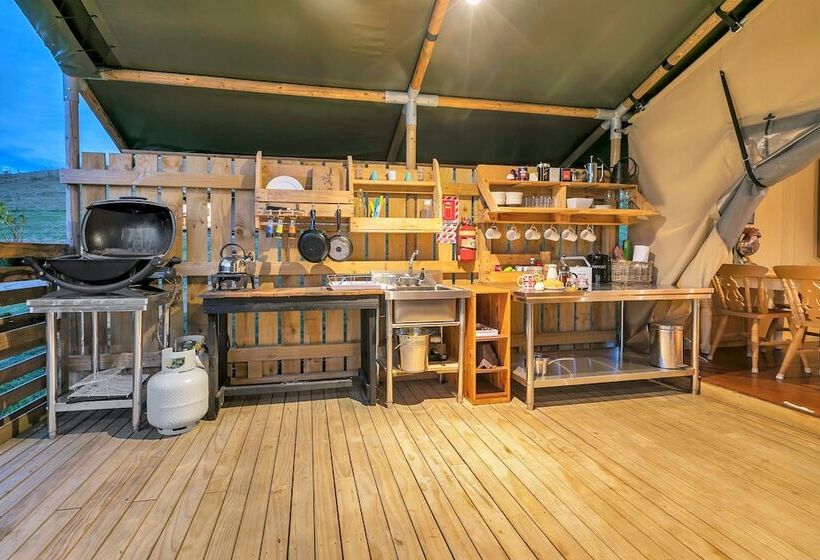 호텔 Luxury Under Canvas