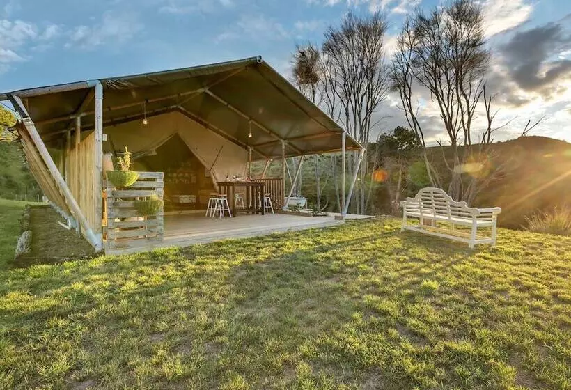 Hotelli Luxury Under Canvas