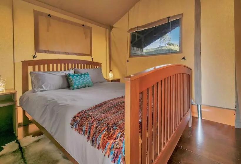 Hotelli Luxury Under Canvas