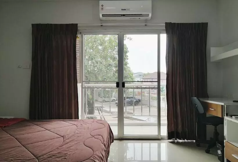 Hotelli Taweesuk Residence