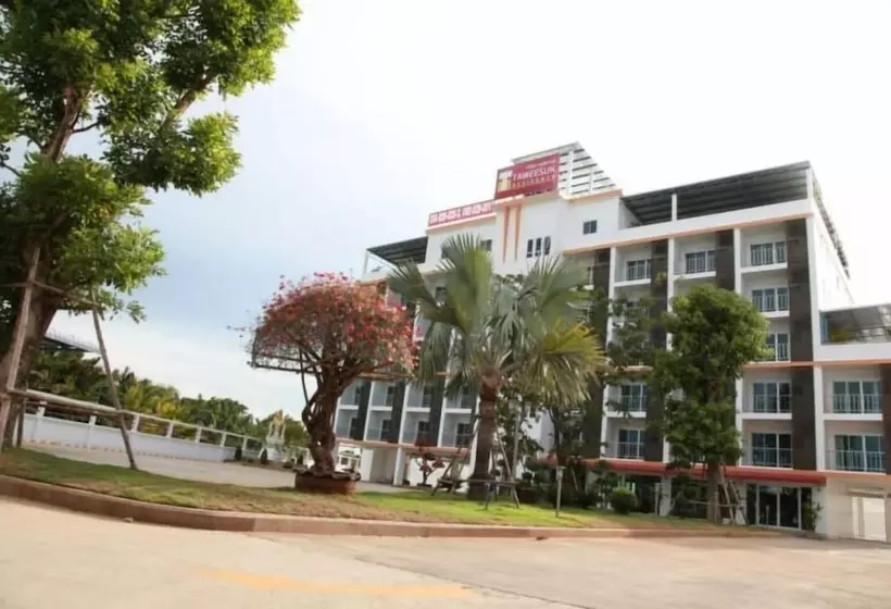 Hotelli Taweesuk Residence