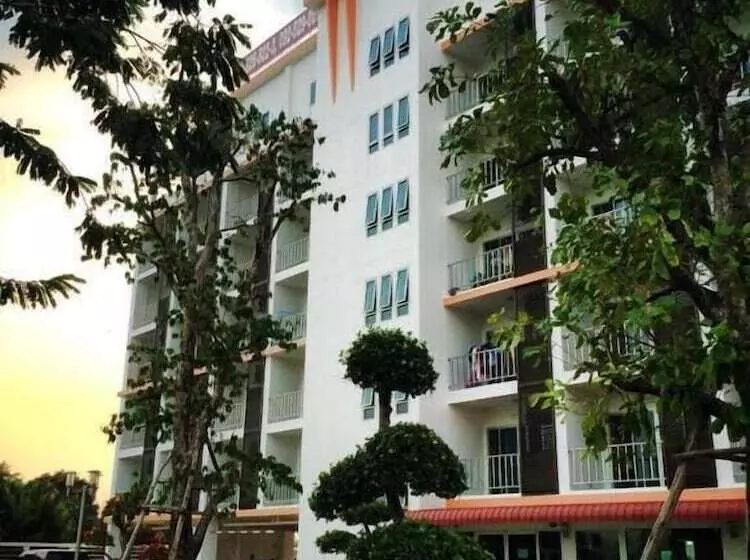 Hotelli Taweesuk Residence