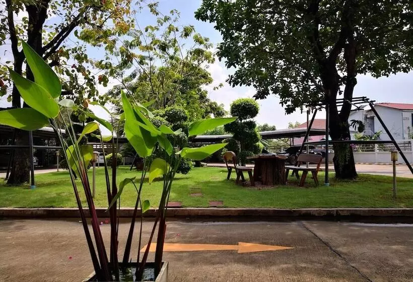 Hotelli Taweesuk Residence