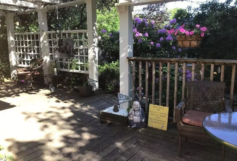 ホテル The Stella Rose B&b