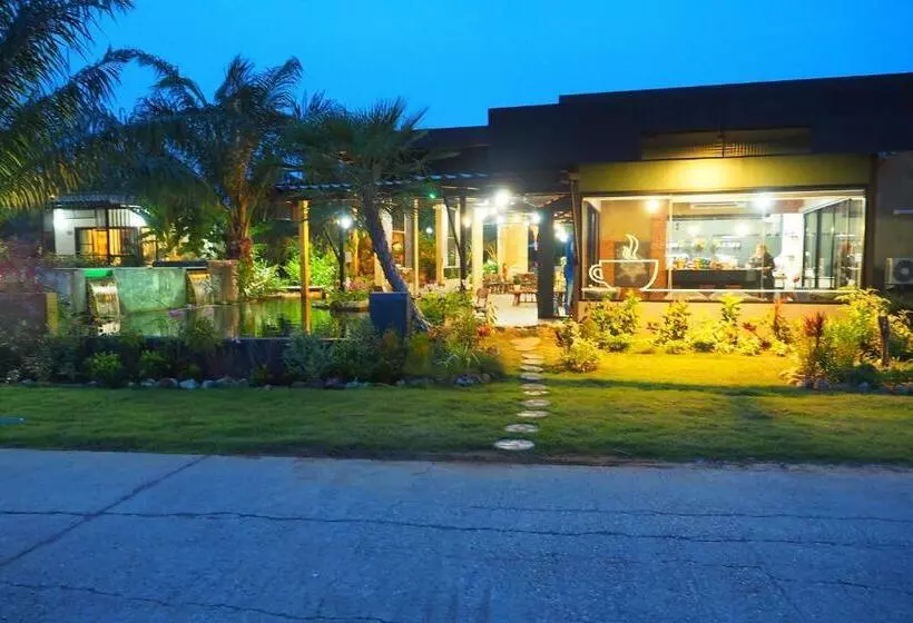 Palm Pran Resort