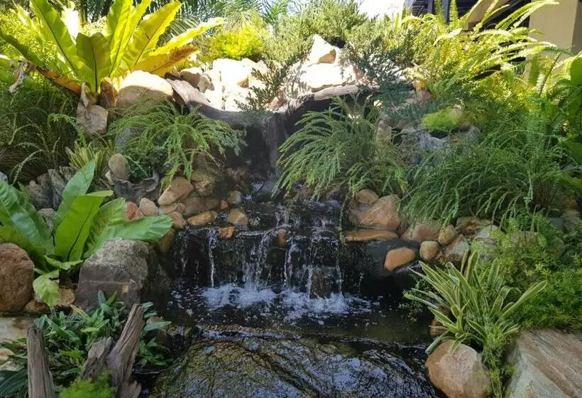 Palm Pran Resort