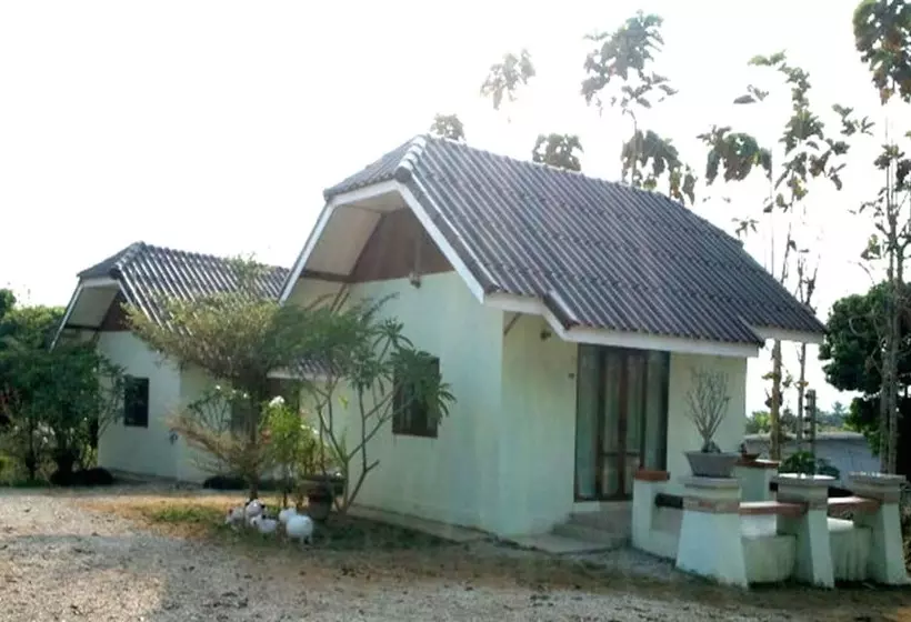 Suanlamyai Resort