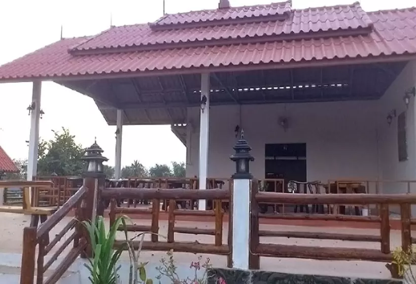 Suanlamyai Resort