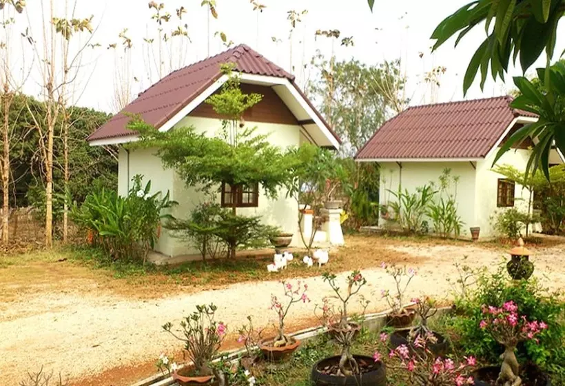 Suanlamyai Resort