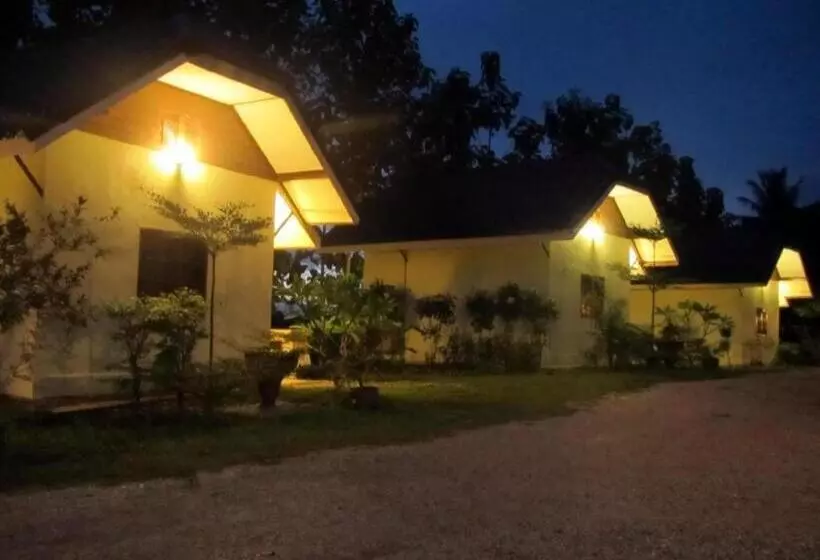 Suanlamyai Resort