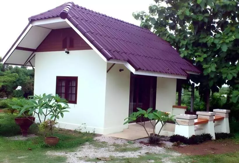 Suanlamyai Resort