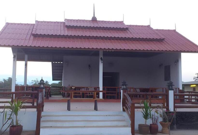 Suanlamyai Resort