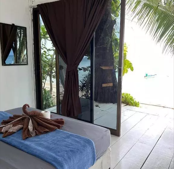 Haad Chao Phao Resort