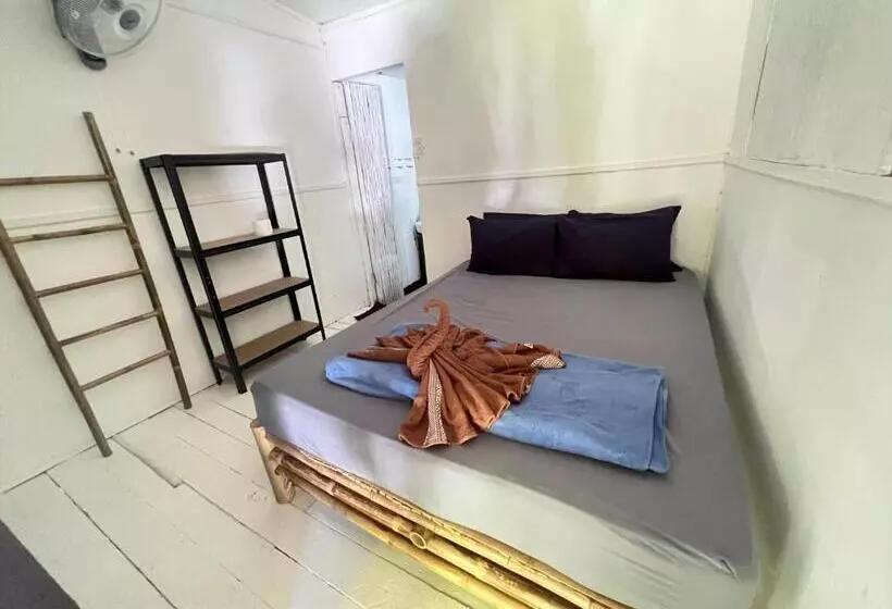 Haad Chao Phao Resort