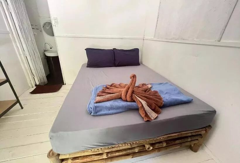 Haad Chao Phao Resort