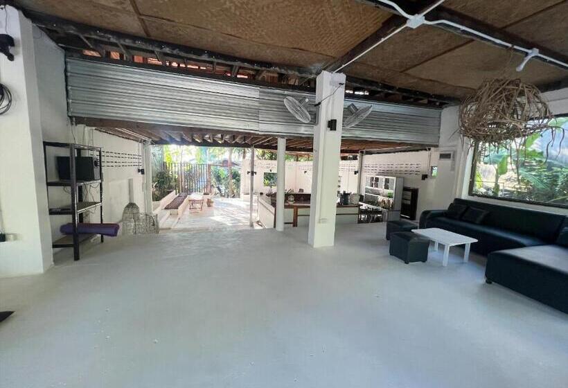 Haad Chao Phao Resort