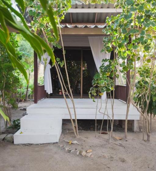 Haad Chao Phao Resort