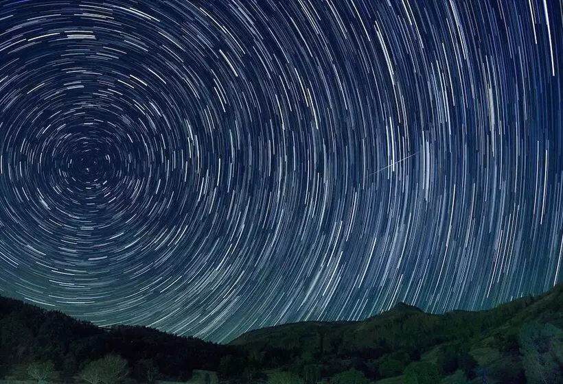 Hotelli Spa Lodge Redwood Inn