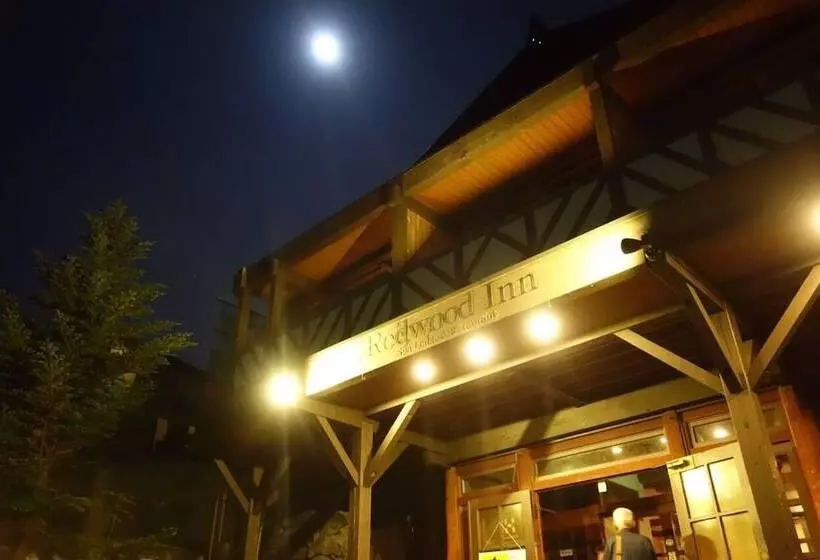 Hotelli Spa Lodge Redwood Inn