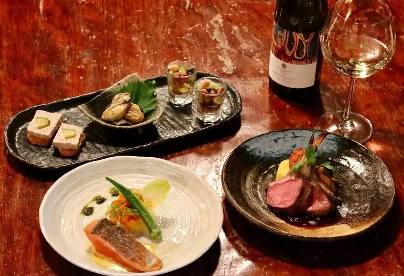 Hotelli Spa Lodge Redwood Inn