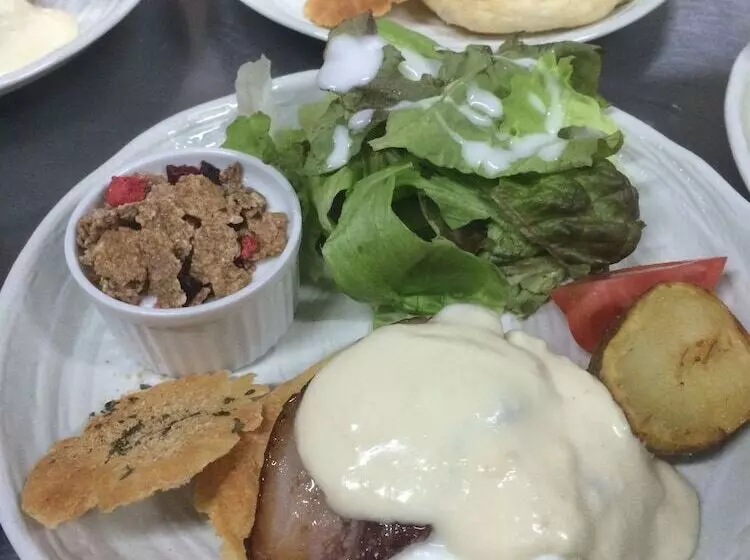 Hotelli Spa Lodge Redwood Inn