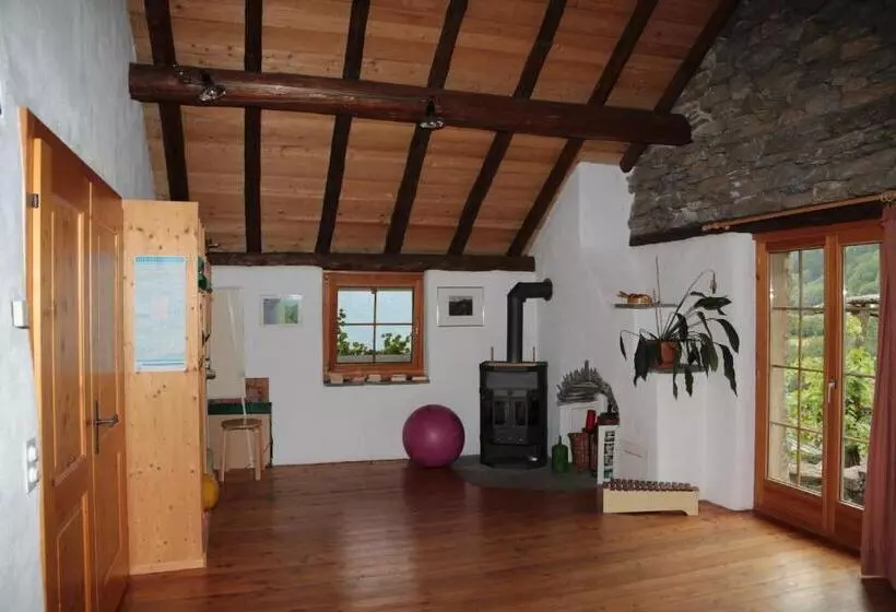 Aamiaismajoitus (B&B) Casa Dosc