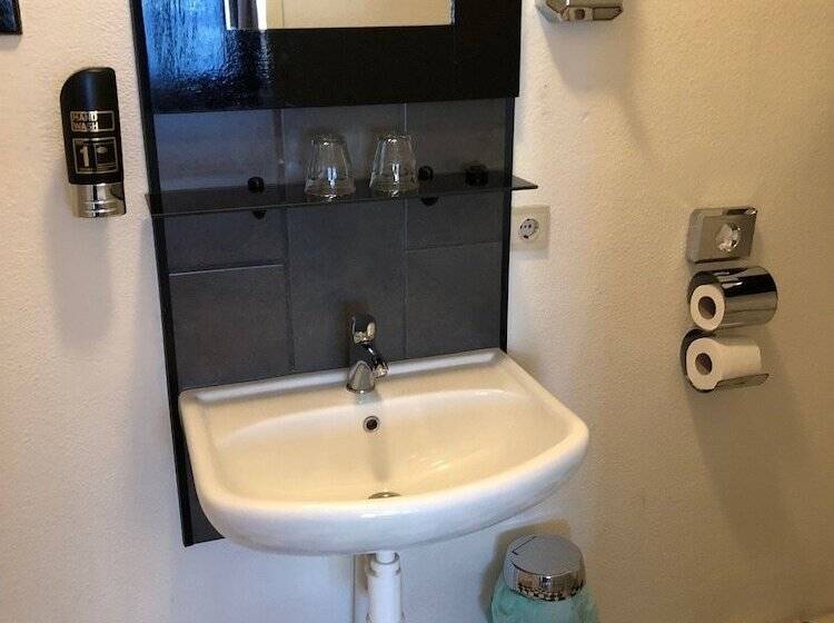 The Bliss Hotel Kitchen & Deli