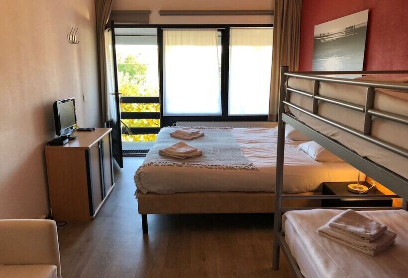 The Bliss Hotel Kitchen & Deli