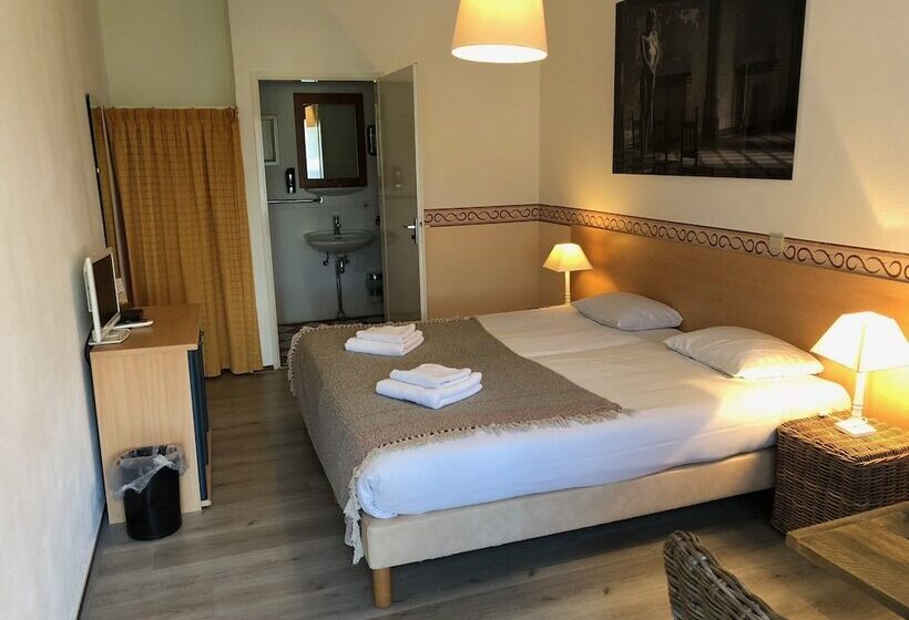 The Bliss Hotel Kitchen & Deli